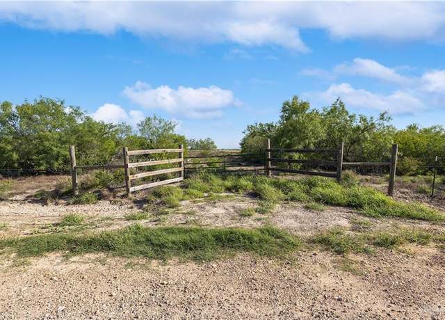 Property at 136 Paseo De La Mulada Rd, Rio Grande City, TX 78582