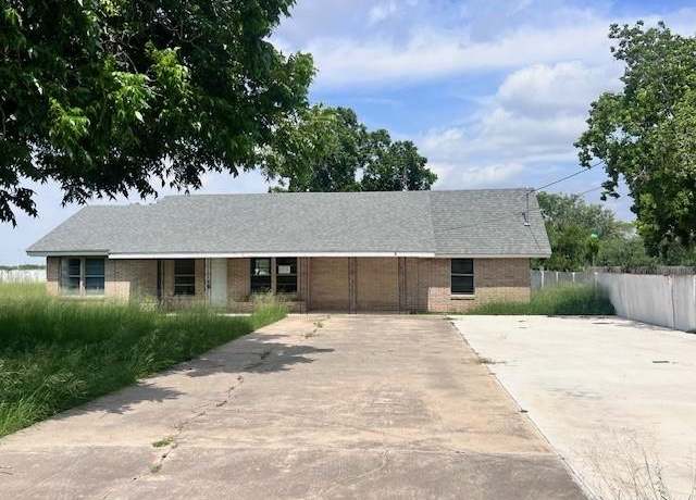 Property at 713 S 11th St, Donna, TX 78537, 3 beds, 2 baths