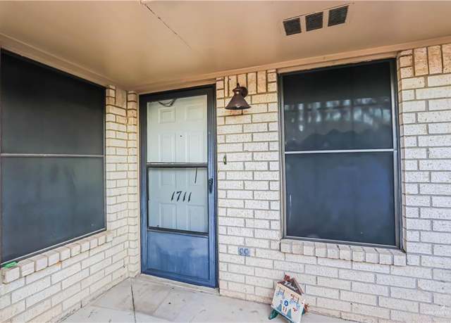 Property at 1711 Oasis Ave, Mission, TX 78572, 1 bed, 2 baths