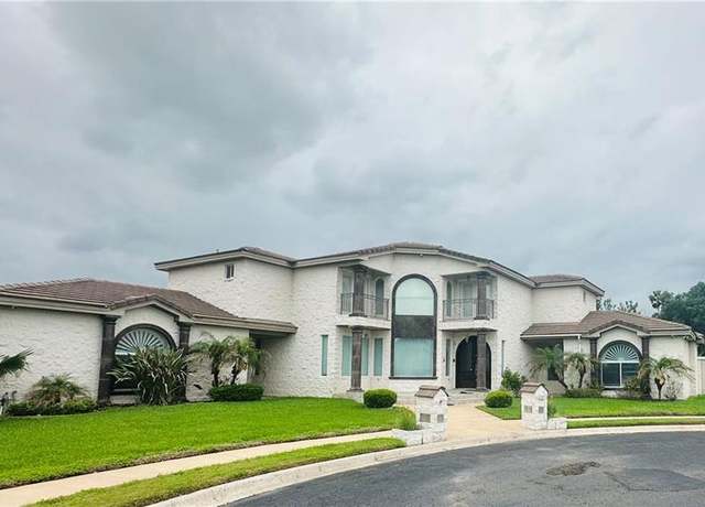 Property at 5501 N 8th St, Mcallen, TX 78504, 4 beds, 4 baths