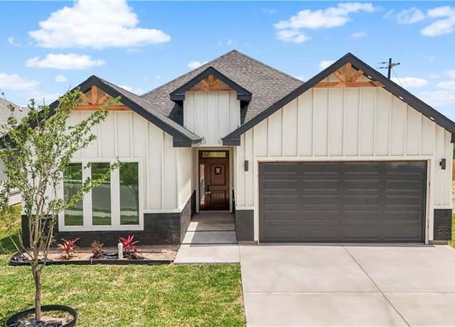 Property at 3802 Crimson Ave, Mission, TX 78574, 3 beds, 2.5 baths
