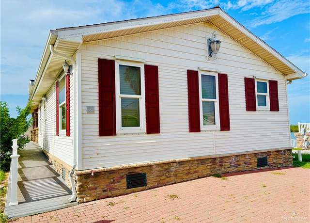 Property at 685 E Clam Cir, Port Isabel, TX 78578, 2 beds, 2 baths