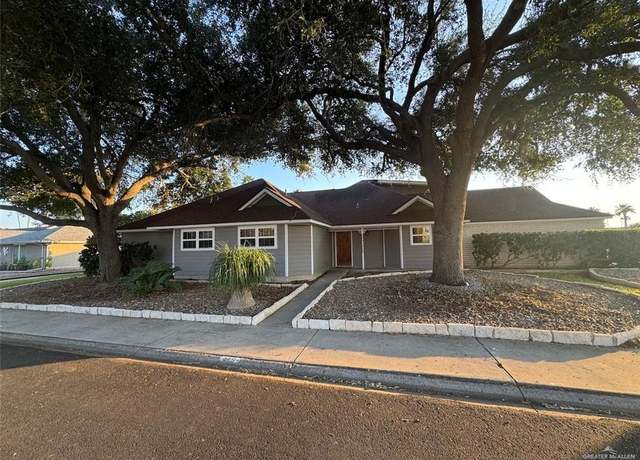 Property at 419 Country Club Dr, Alamo, TX 78516, 3 beds, 3 baths