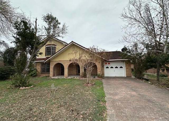 Property at 1026 E Garza St, Hidalgo, TX 78557, 4 beds, 3 baths