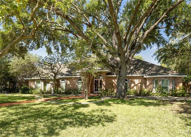 Property at 3021 Laurie Ln, Edinburg, TX 78539, 5 beds, 4 baths
