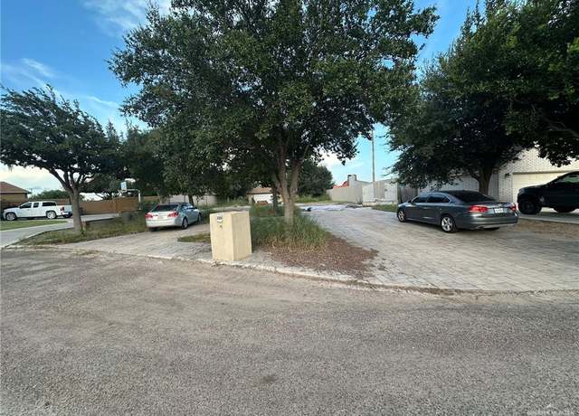 Property at 324 Travis St, Rio Grande City, TX 78582