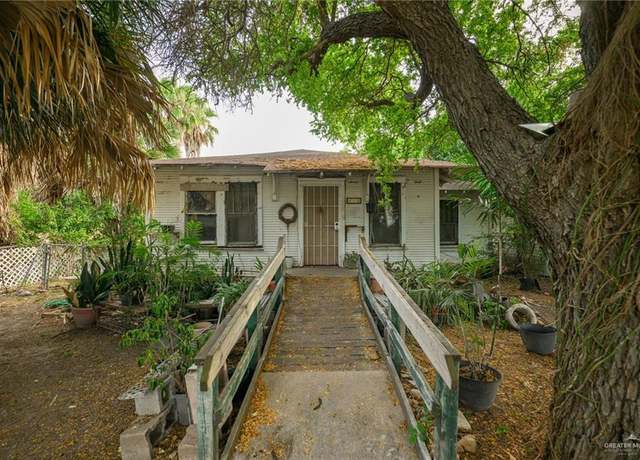 Property at 410 E Saint Francis St, Brownsville, TX 78520, 3 beds, 1 bath