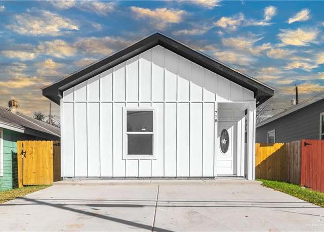 Property at 710 N Illinois Ave, Weslaco, TX 78596, 3 beds, 2 baths