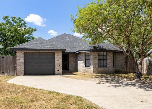 Property at 1221 El Recreo Cir, Edinburg, TX 78539, 3 beds, 2 baths