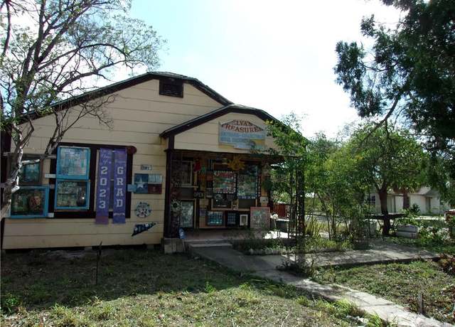 Property at 700 Doherty Ave, Mission, TX 78572, 2 beds, 1 bath