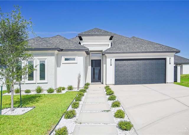 Property at 8034 N 51st St, Mcallen, TX 78504, 3 beds, 2.5 baths
