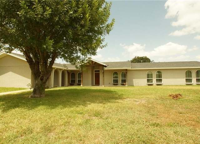 Property at 1601 Ann St, Edinburg, TX 78539, 4 beds, 4 baths