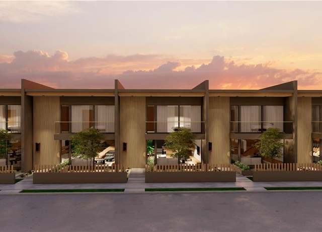 Property at 1404 S 7th Ave, Edinburg, TX 78539, 2 beds, 2.5 baths