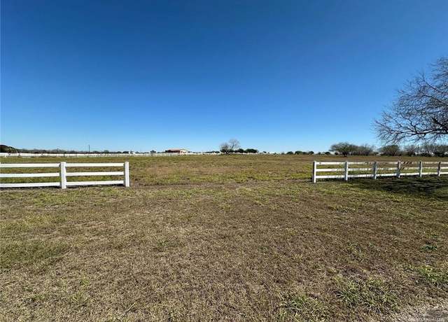 Property at 19038 Buck Fawn Dr, Edinburg, TX 78542