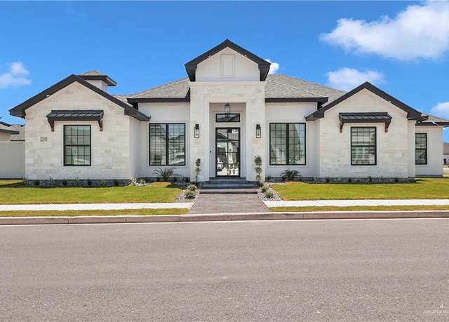 Property at 2701 E Versace Dr, Edinburg, TX 78545, 4 beds, 2.5 baths