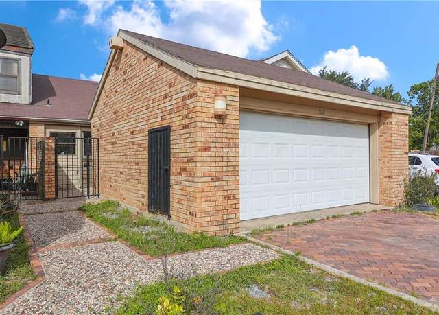 Property at 702 Windsor Glen Dr, Mission, TX 78572, 2 beds, 2 baths