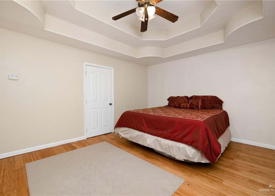 2704 N 6th St, McAllen, TX 78501