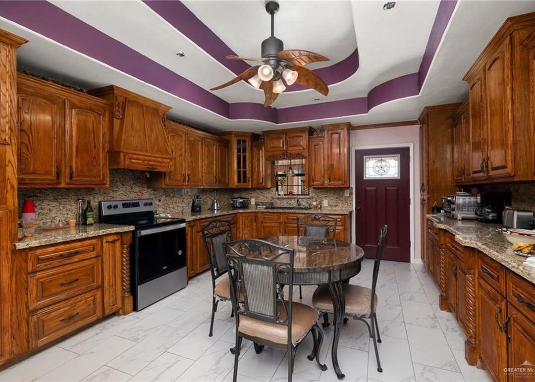 2704 N 6th St, McAllen, TX 78501