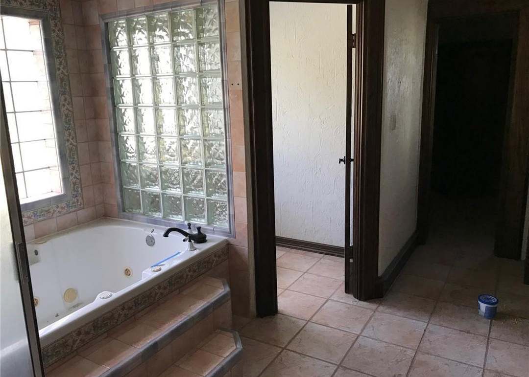2301 S Westgate Dr, Weslaco, TX 78596