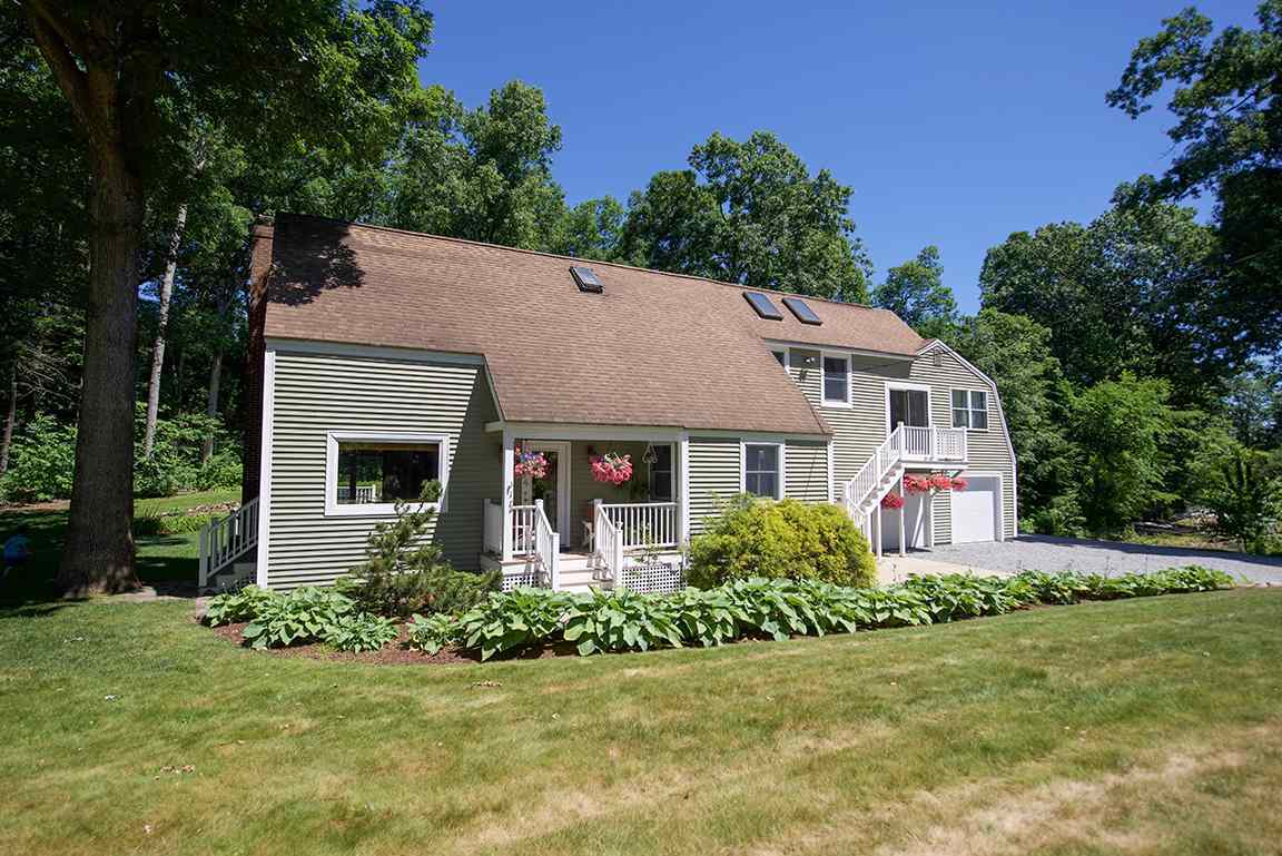 4 Beach Rd, Sandown, NH 03873 MLS 4702128 Redfin