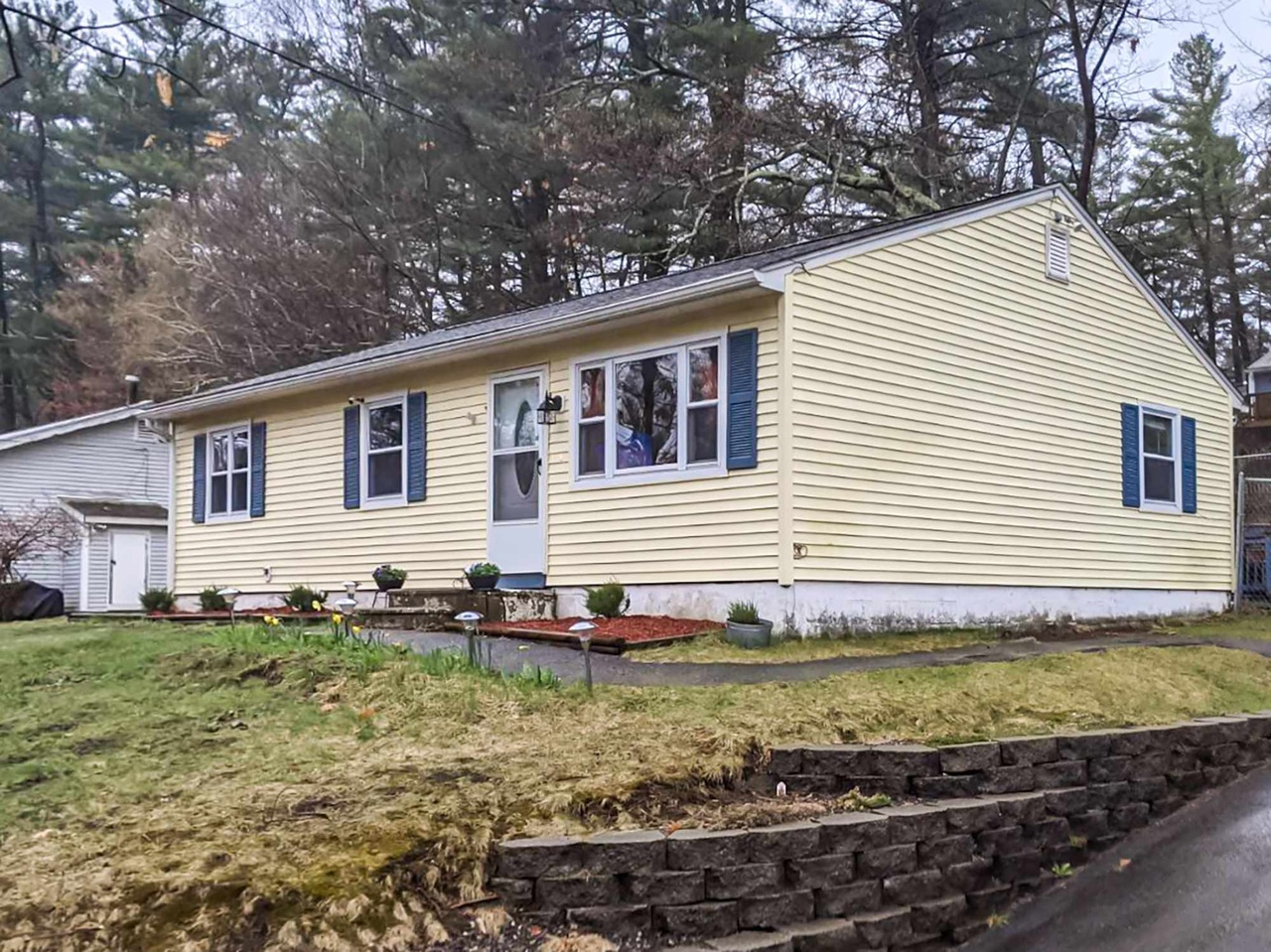 43 New Searles Rd Nashua NH 03062 MLS 4856551 Redfin
