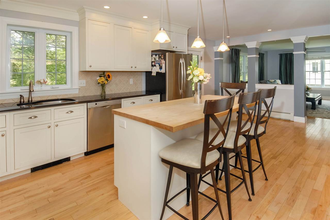 639 Middle Rd Portsmouth Nh 03801 Mls 4657568 Redfin