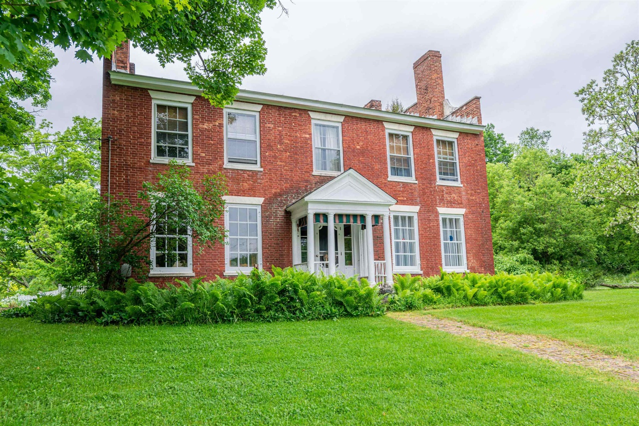 1 North St, Middletown Springs, VT 05757 | MLS# 4952666 | Redfin
