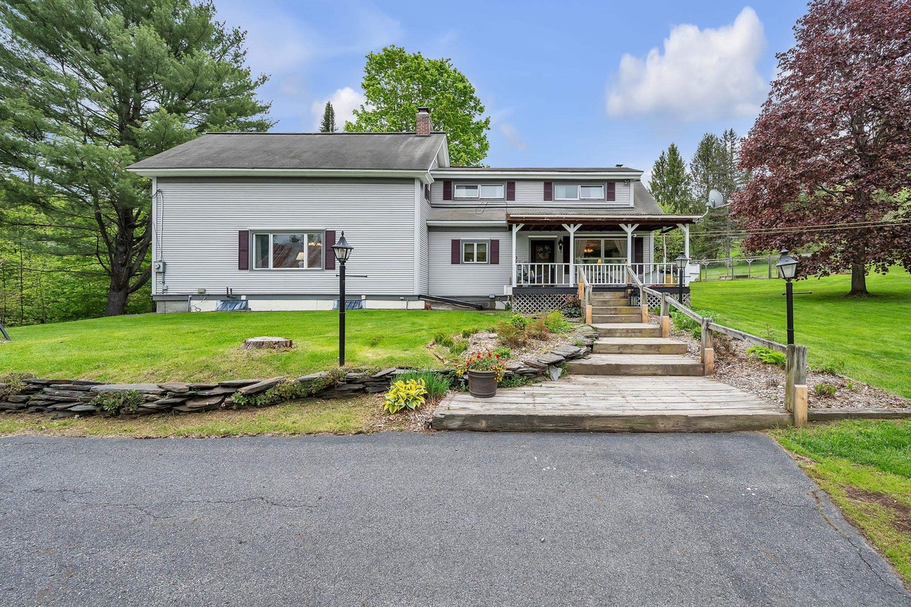 a*.様 house on the hill S/S Tee (Tile) 90 90 Sterling Hill Rd, Barre Town, VT 05641 | Redfin