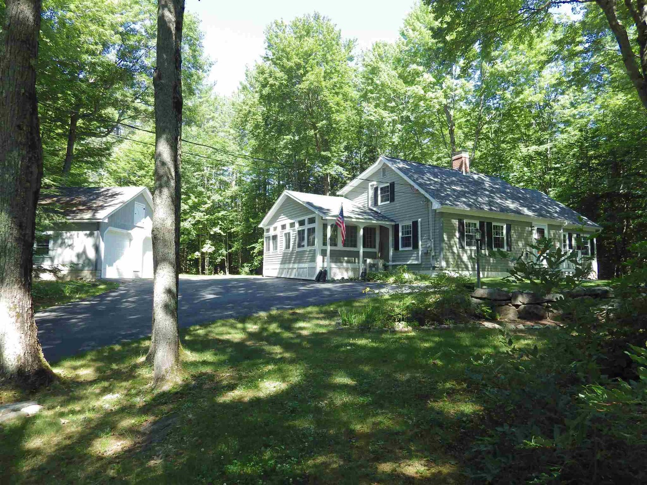 288 Center St, Wolfeboro, NH 03894 | MLS# 4817838 | Redfin