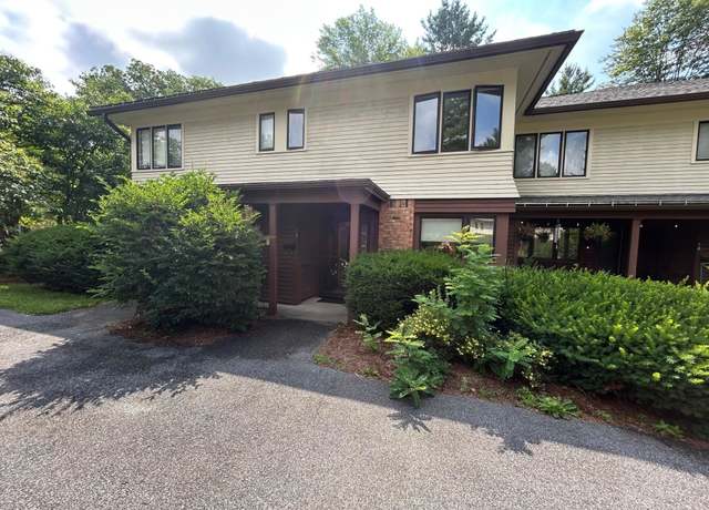 Property at 17 Wrisley Ct, Essex Junction, VT 05452, 2 beds, 1.5 baths