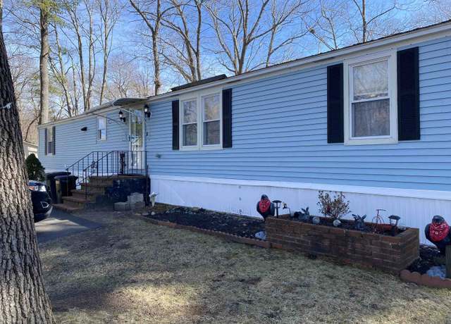 Property at 14 LOWER COLLINS St, Seabrook, NH 03874, 2 beds, 2 baths