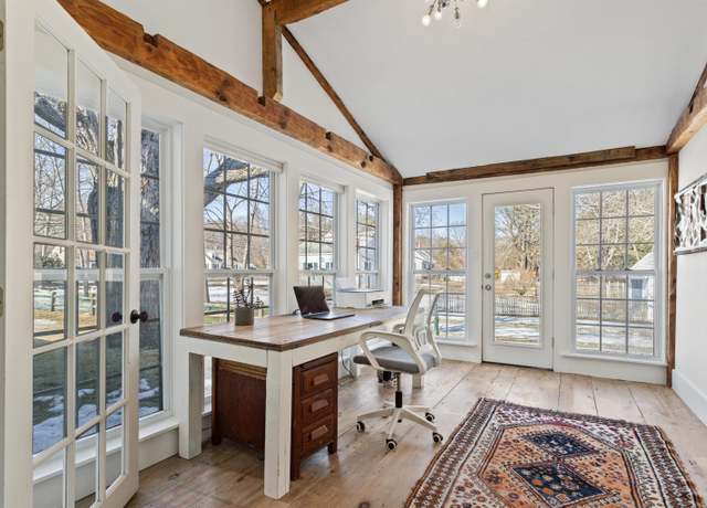Property at 497 Sherburne Rd, Portsmouth, NH 03801, 6 beds, 2 baths