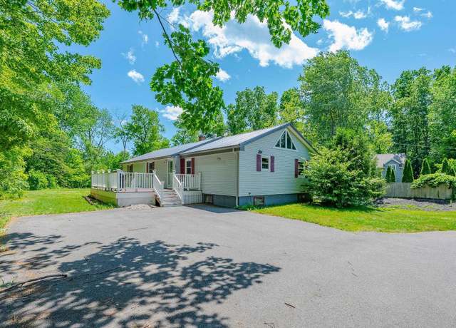 Property at 15B Vine St, South Berwick, ME 03908, 3 beds, 2 baths