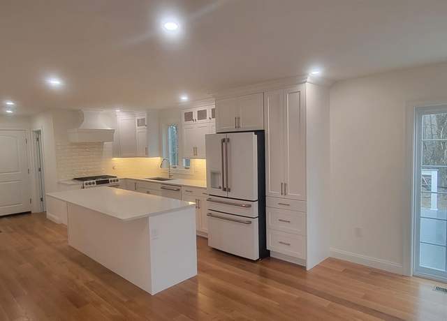 Property at 31 Blaisdell Ct Unit 37-18, Raymond, NH 03077, 4 beds, 2.5 baths