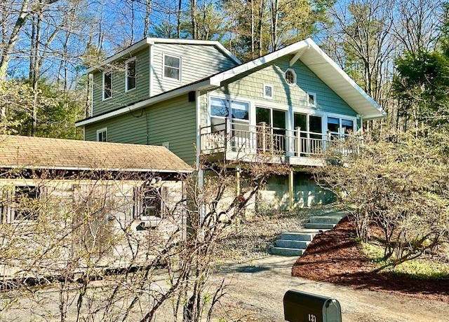 Property at 137 Mountain Base Rd, Goffstown, NH 03045, 2 beds, 1 bath
