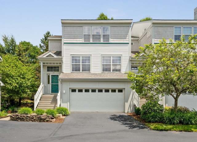 Property at 137 Stonington Cir, South Burlington, VT 05403, 3 beds, 2.5 baths