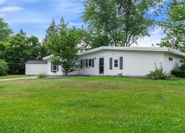 Property at 21 Arbor St, Dover, NH 03820, 3 beds, 1 bath