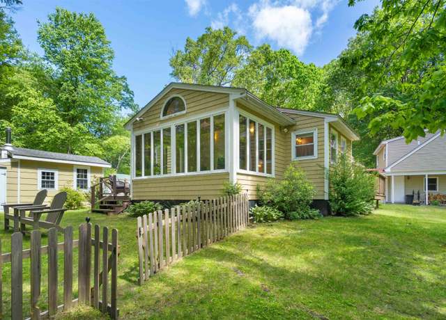 Property at 18 Owl Ln, Lee, NH 03861, 4 beds, 2.5 baths