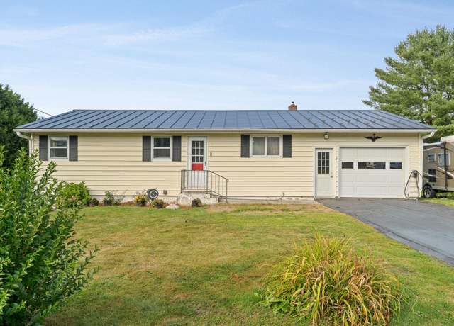 Property at 7 Panther Dr, Barre Town, VT 05649, 4 beds, 2 baths
