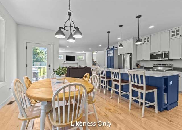 Property at 115 Meadow Ln, Monkton, VT 05469, 4 beds, 3.5 baths