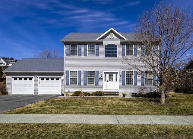 Property at 252 Butternut Rd, Hartford, VT 05001, 3 beds, 2.5 baths