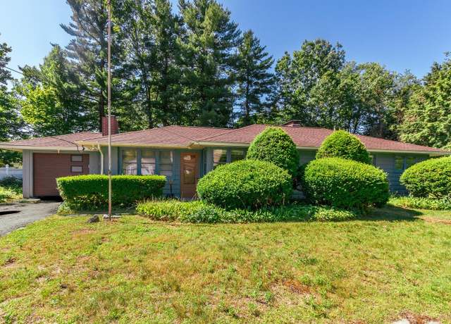 Property at 23 Palomino Ln, Bedford, NH 03110, 3 beds, 2 baths
