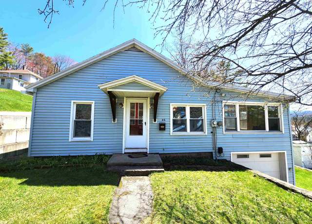 Property at 46 Hill St, Littleton, NH 03561, 3 beds, 1 bath