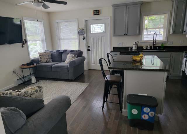 Property at 42.5 Hillside Ave #002, Derry, NH 03038, 3 beds, 2 baths