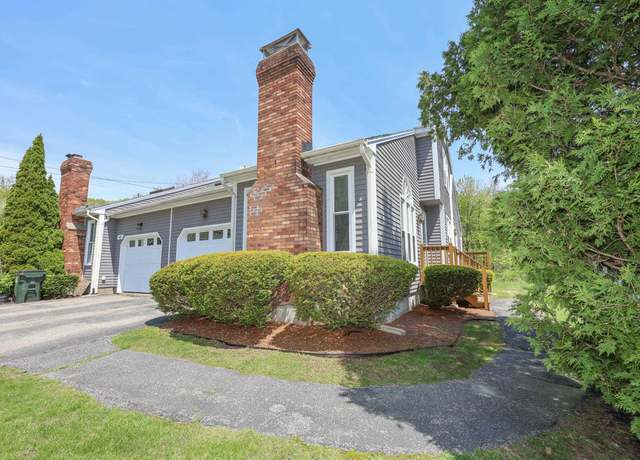 Property at 39 Foxwood Cir, Manchester, NH 03104, 3 beds, 2 baths