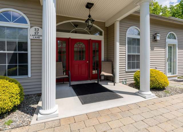Property at 26 Lantern Ln, Kingston, NH 03848, 2 beds, 2 baths