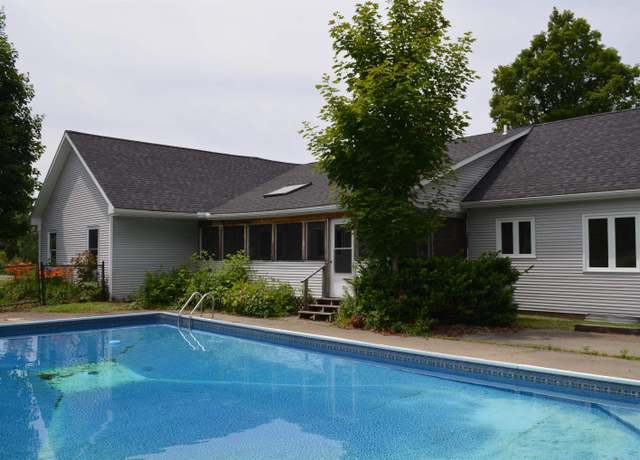 Property at 169 Water St, Orleans, VT 05860, 4 beds, 2.5 baths