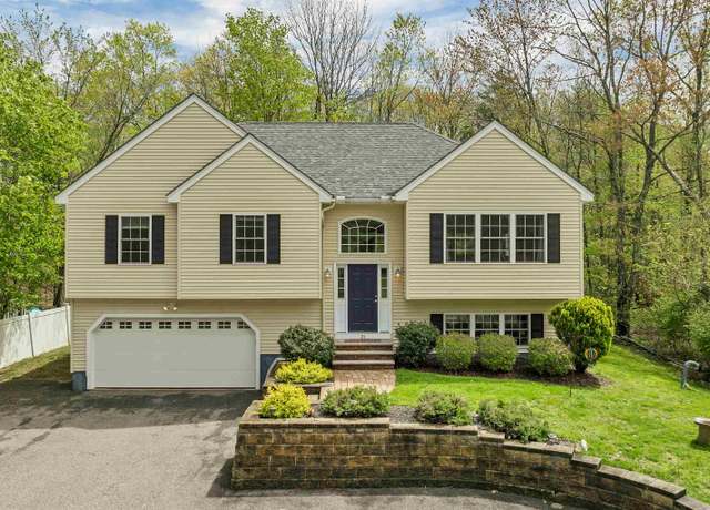 Property at 31 Danville Rd, Hampstead, NH 03826, 3 beds, 2 baths