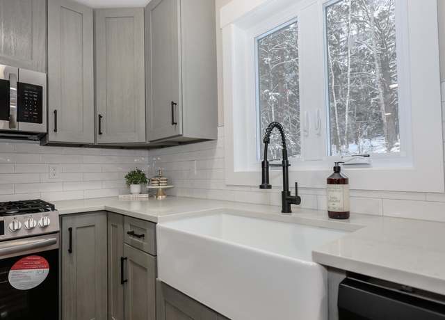 Property at 20 Rennie Rd Unit B, Hanover, NH 03755, 3 beds, 2.5 baths