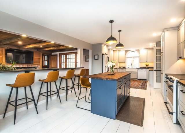 Property at 160 Spruce Knob Rd, Middletown Springs, VT 05757, 3 beds, 3 baths